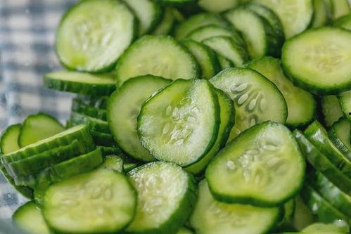 网球运动吃瓜,揭秘网球运动中的“吃瓜”现象